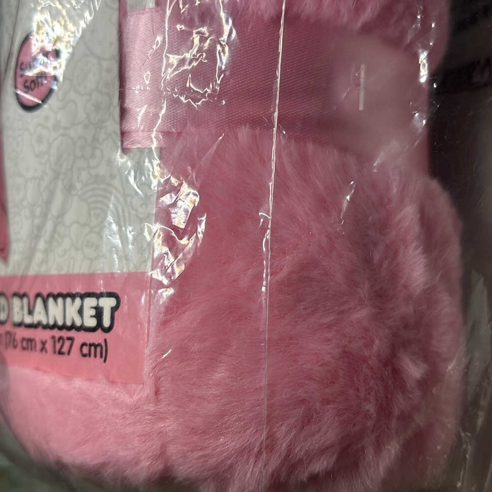 Hello Kitty Kids' Hooded Blanket and Doll Set New - Picture 7 of 8